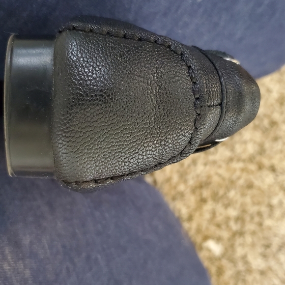 Shoes - Picture 3 of 7